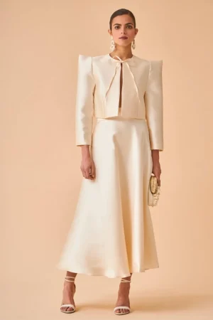 Hot FALDA 50S CREMA I DO | Total look