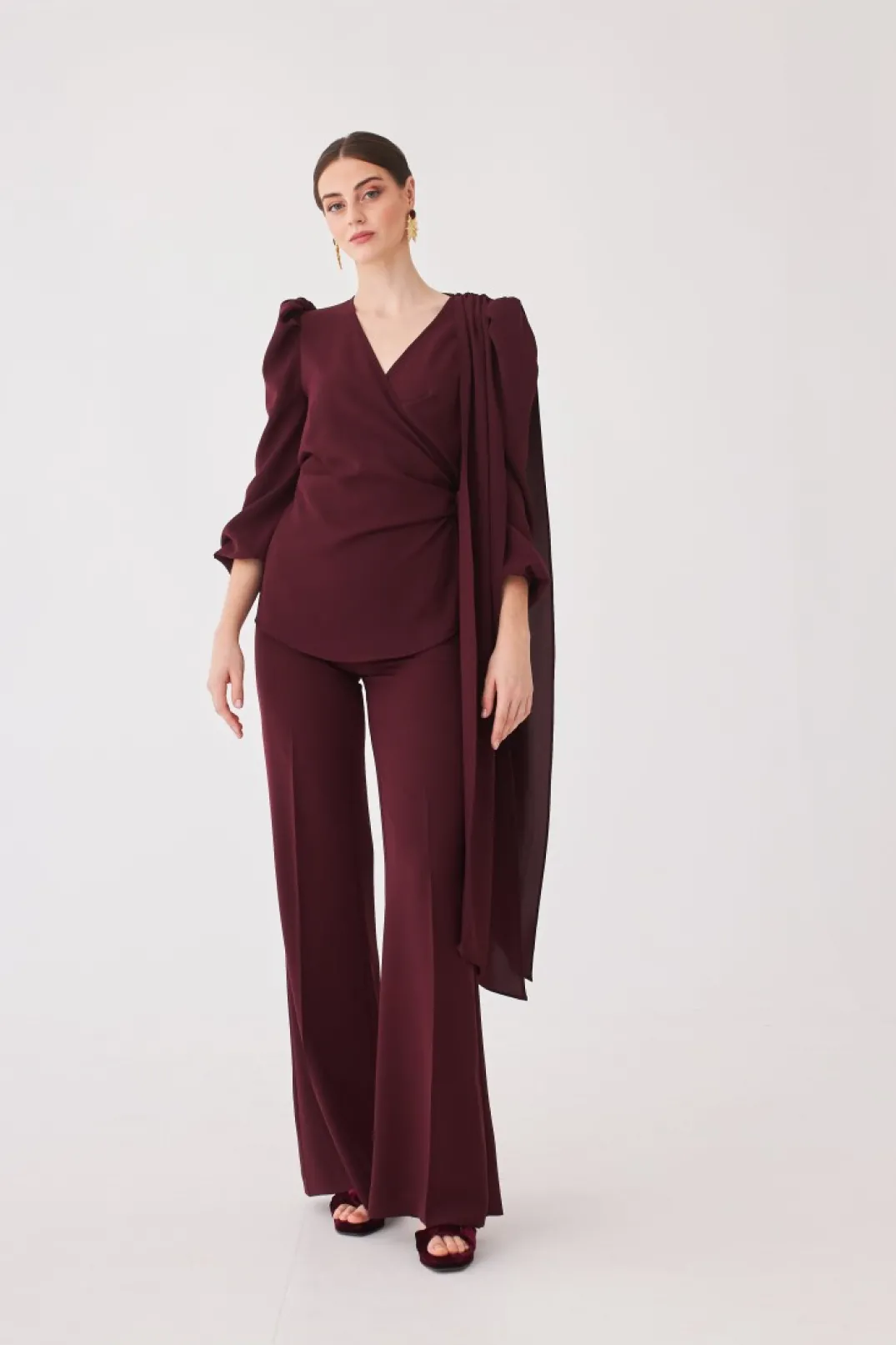 Shop PANTALON LAURAMBBURDEOS MARIA BARAZA X COOSY | Pantalones