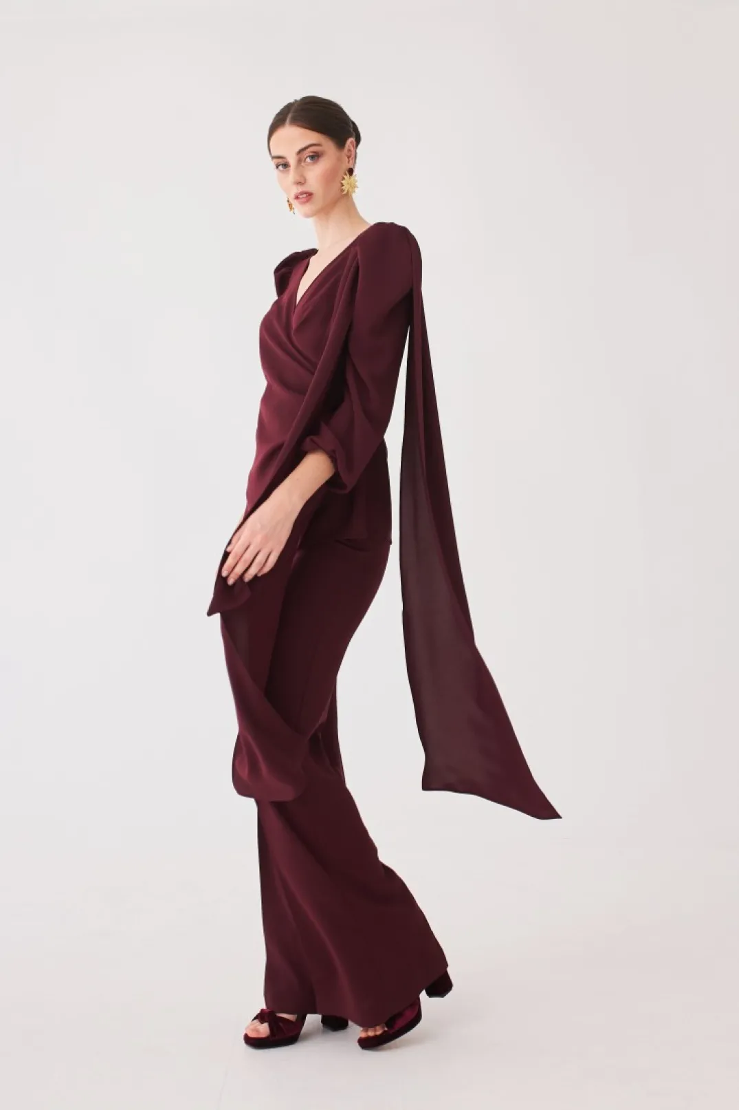 Shop PANTALON LAURAMBBURDEOS MARIA BARAZA X COOSY | Pantalones