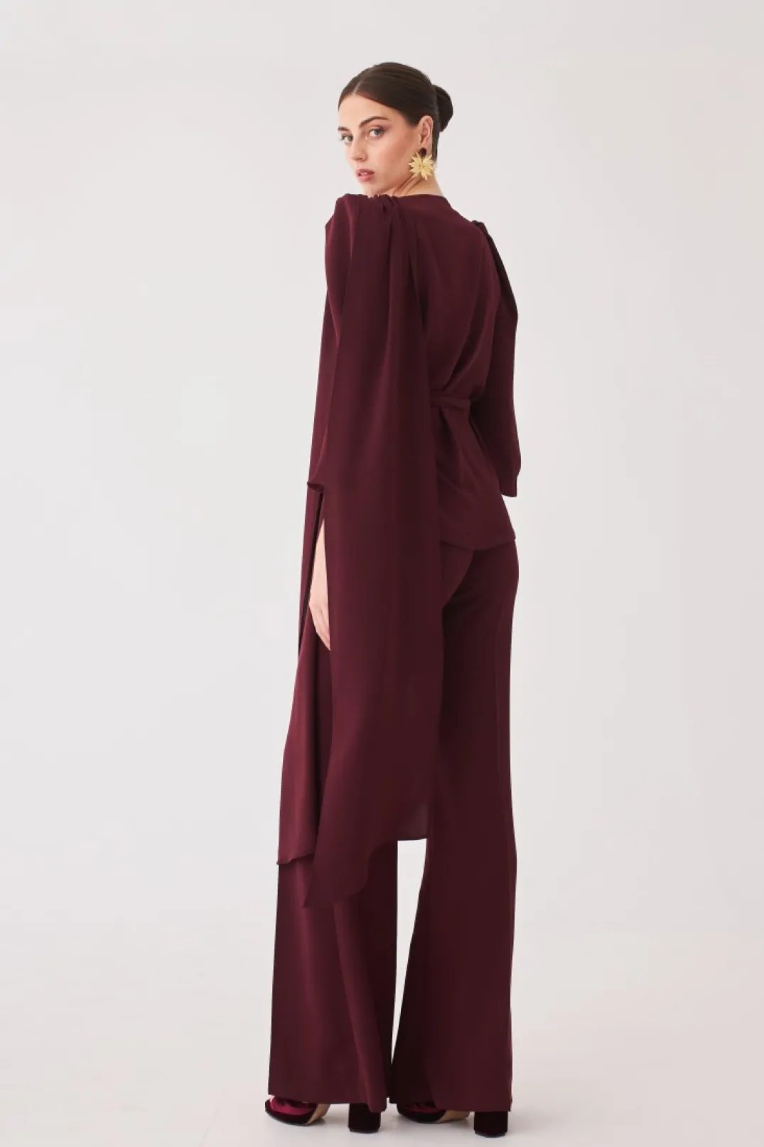 Shop PANTALON LAURAMBBURDEOS MARIA BARAZA X COOSY | Pantalones