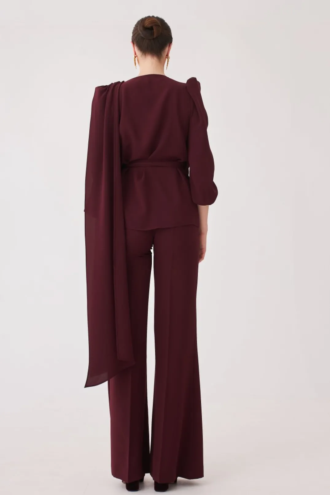 Shop PANTALON LAURAMBBURDEOS MARIA BARAZA X COOSY | Pantalones